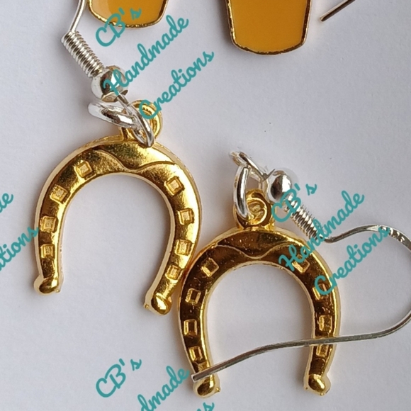 Cow Head Earring sets - Picture 4 of 4